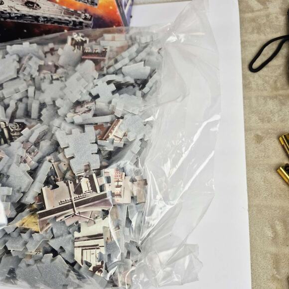 95 Star Wars Millennium Falcon 3D 857 Piece Foam Puzzle Milton Bradley Complete - Picture 11 of 16